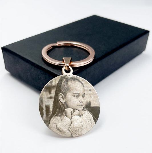 Custom rose gold keychain with little girl’s portrait engraving – Perfect personalised gift for parents