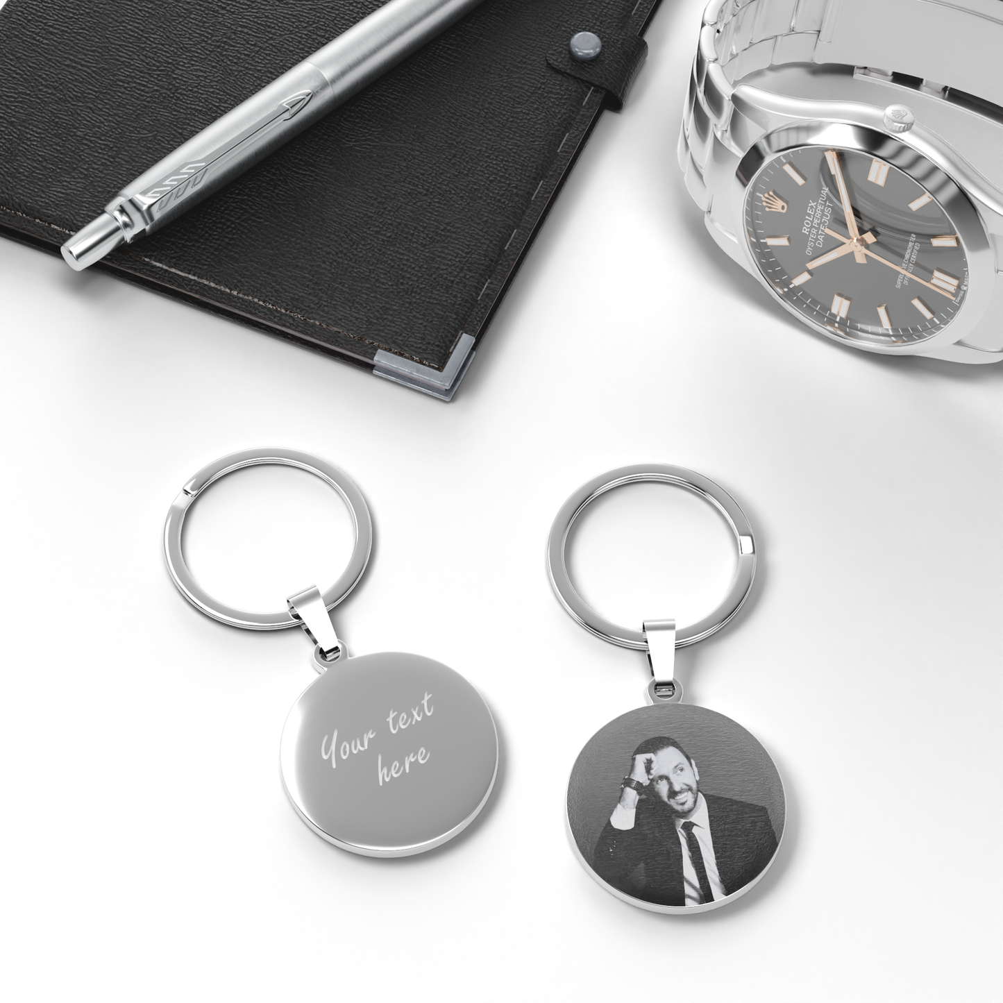 Personalised round keychain for boss – stylish and professional gift idea