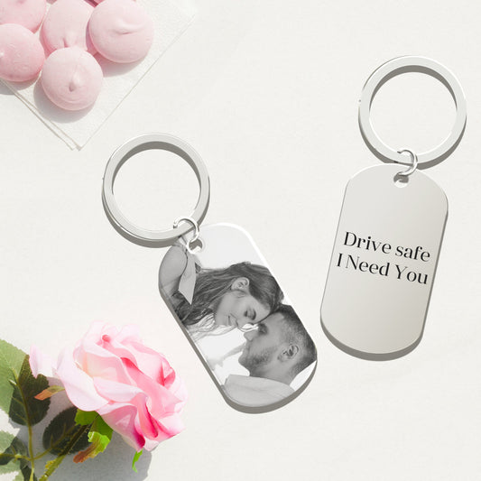Personalised oval keychain with photo and text – Custom engraved gift