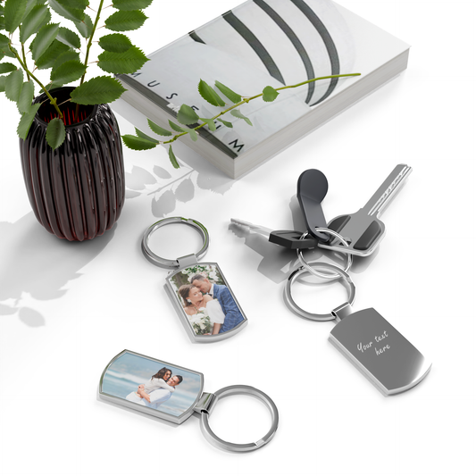  Side view of Charmify’s elegant silver keyring, designed as a memorable couples keepsake